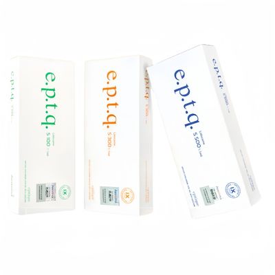 Restylane Filler Volume des lèvres d'apparence naturelle avec une forme et un contour améliorés